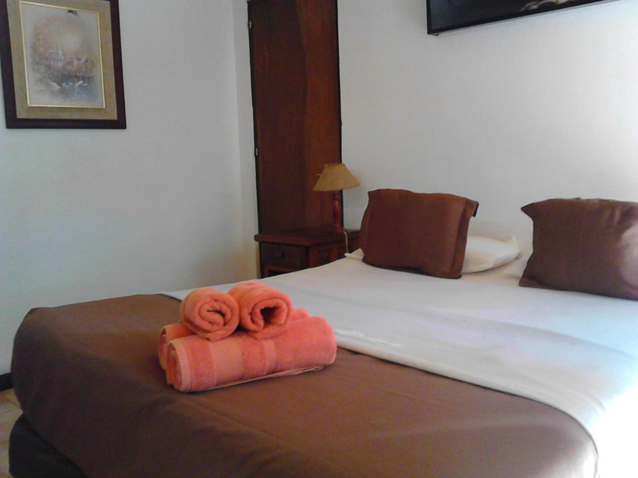 Si Mi Capitan - Cabanas & Habitaciones Puerto Iguazú Extérieur photo